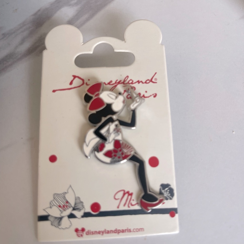 Disneyland®️ Paris Minnie OOH LALA OE Pin